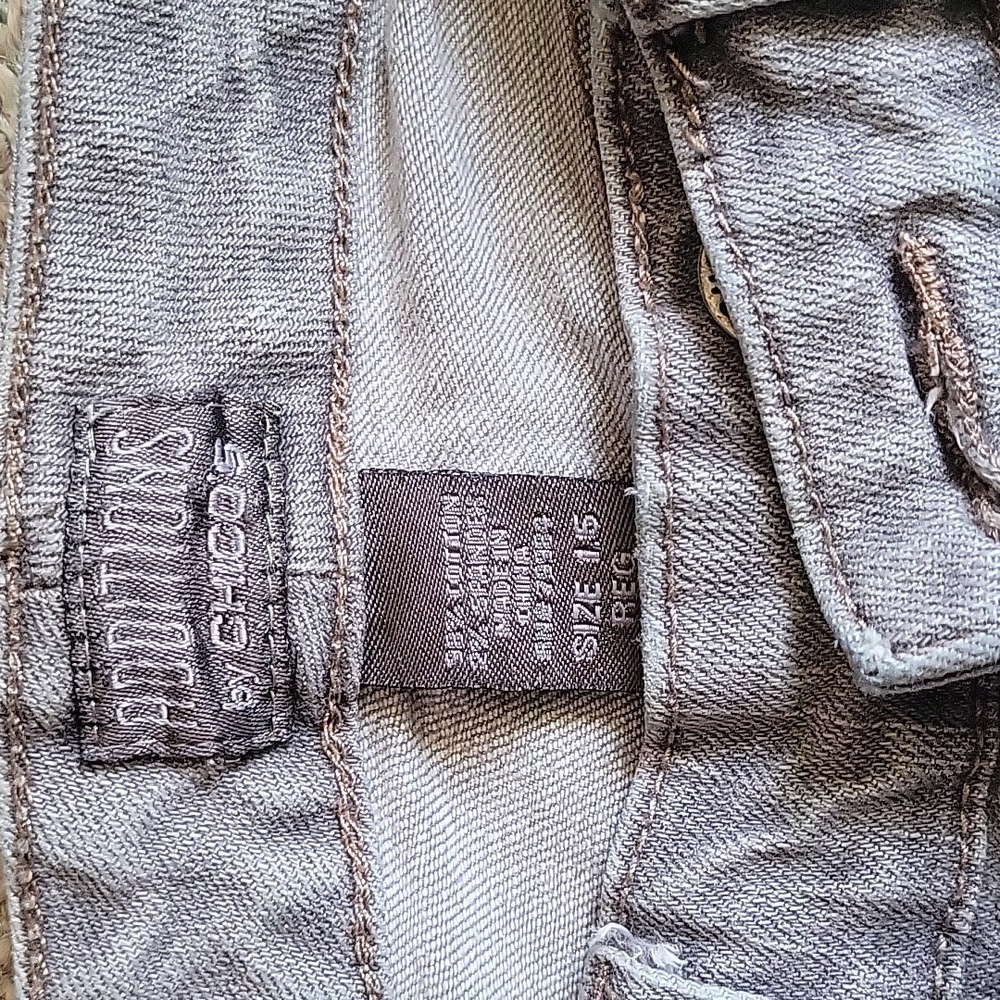 Two Pairs Of Chico Jeans - Picture 7 of 9
